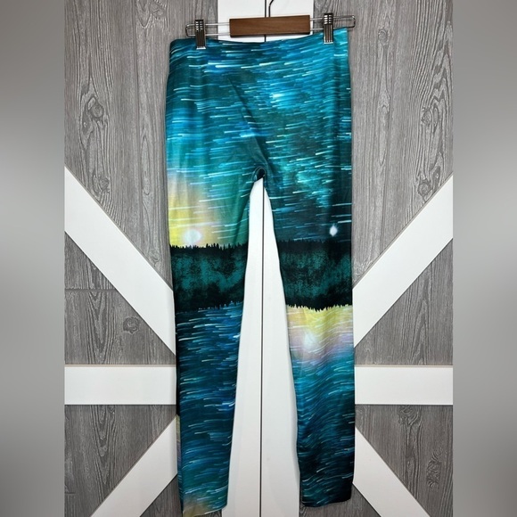 No Boundaries Pants - D11.46 Juniors Women’s Scenic Printed Leggings M(7/9)